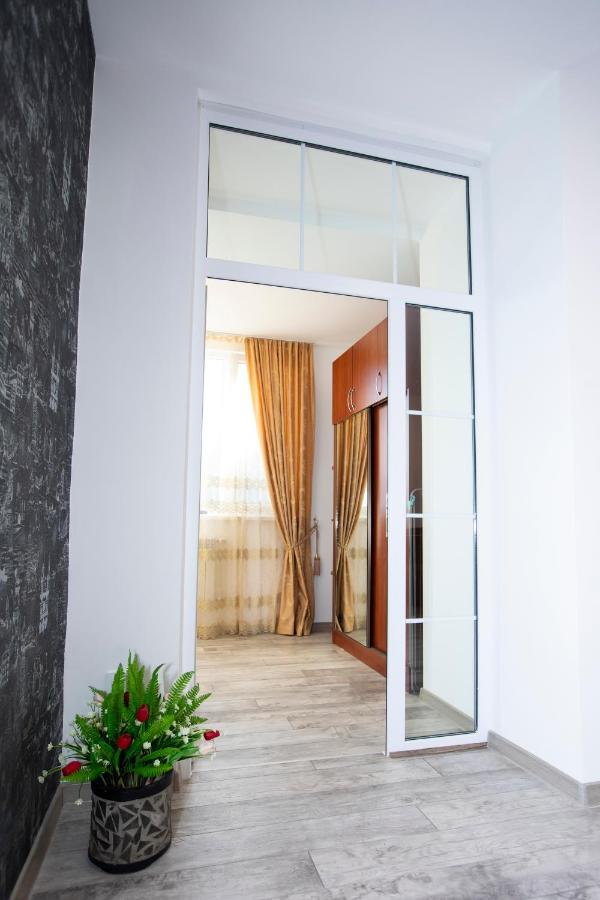 Modern Apartment In The Center With The View Of The Majestic Ararat Erywań Zewnętrze zdjęcie