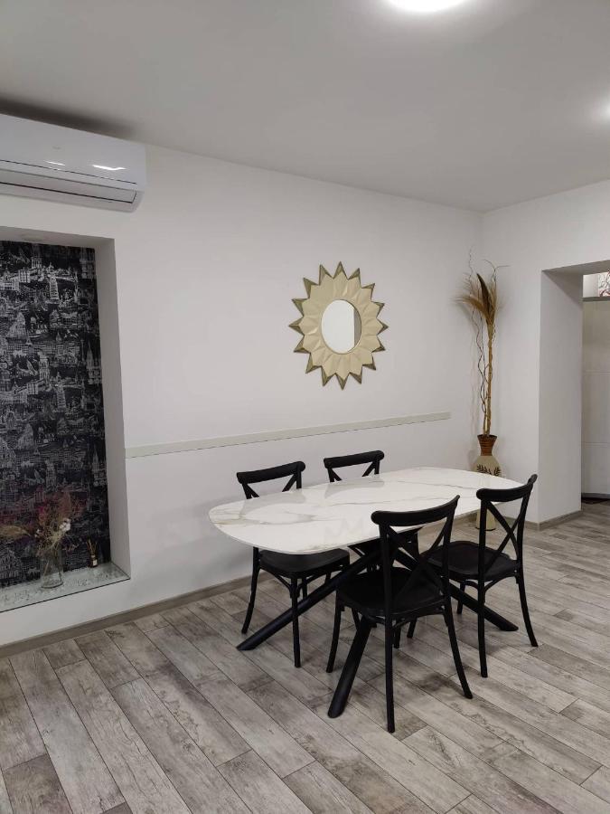 Modern Apartment In The Center With The View Of The Majestic Ararat Erywań Zewnętrze zdjęcie